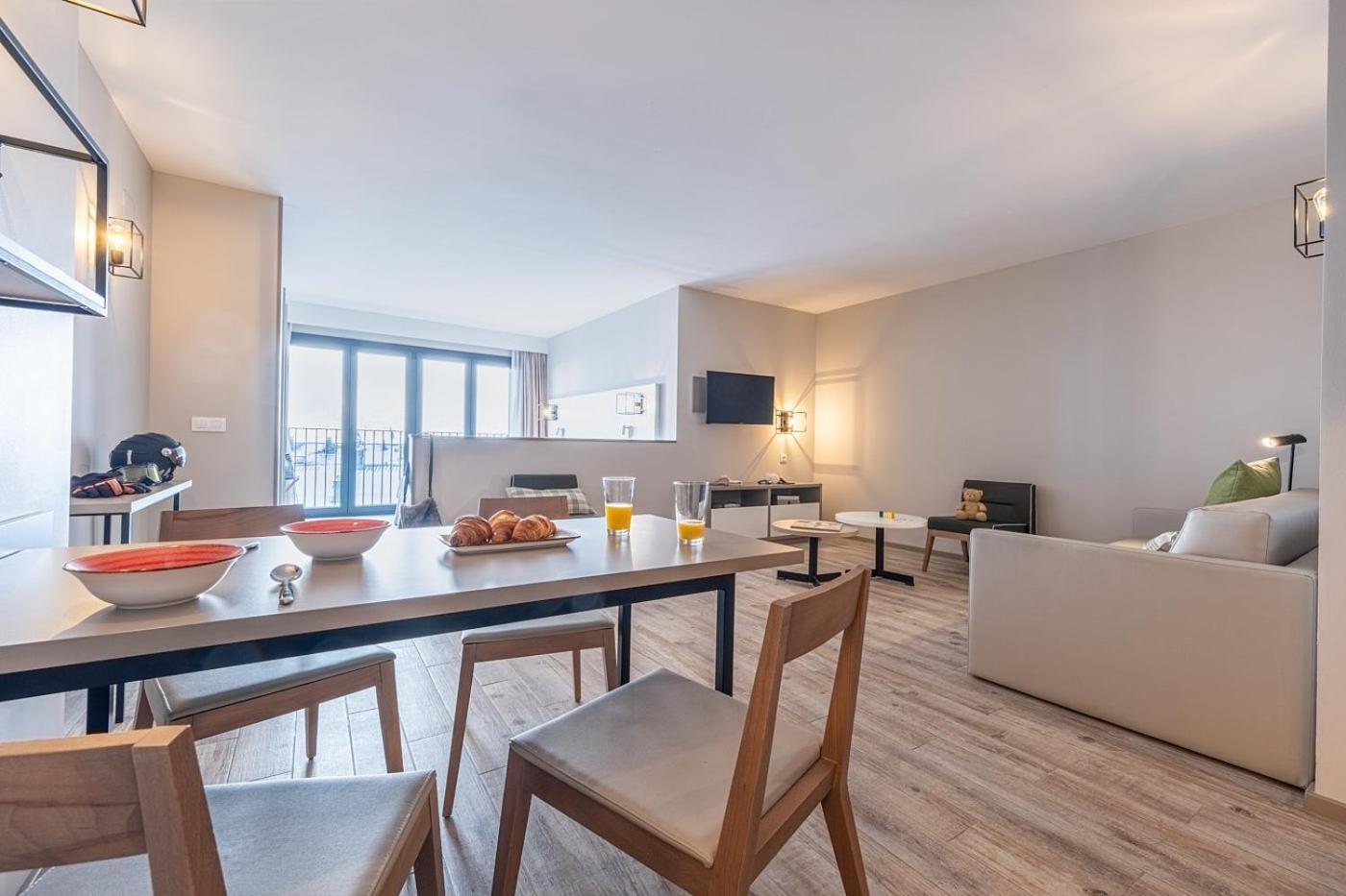 Apartamentos Caribou Pas De La Casa Bagian luar foto