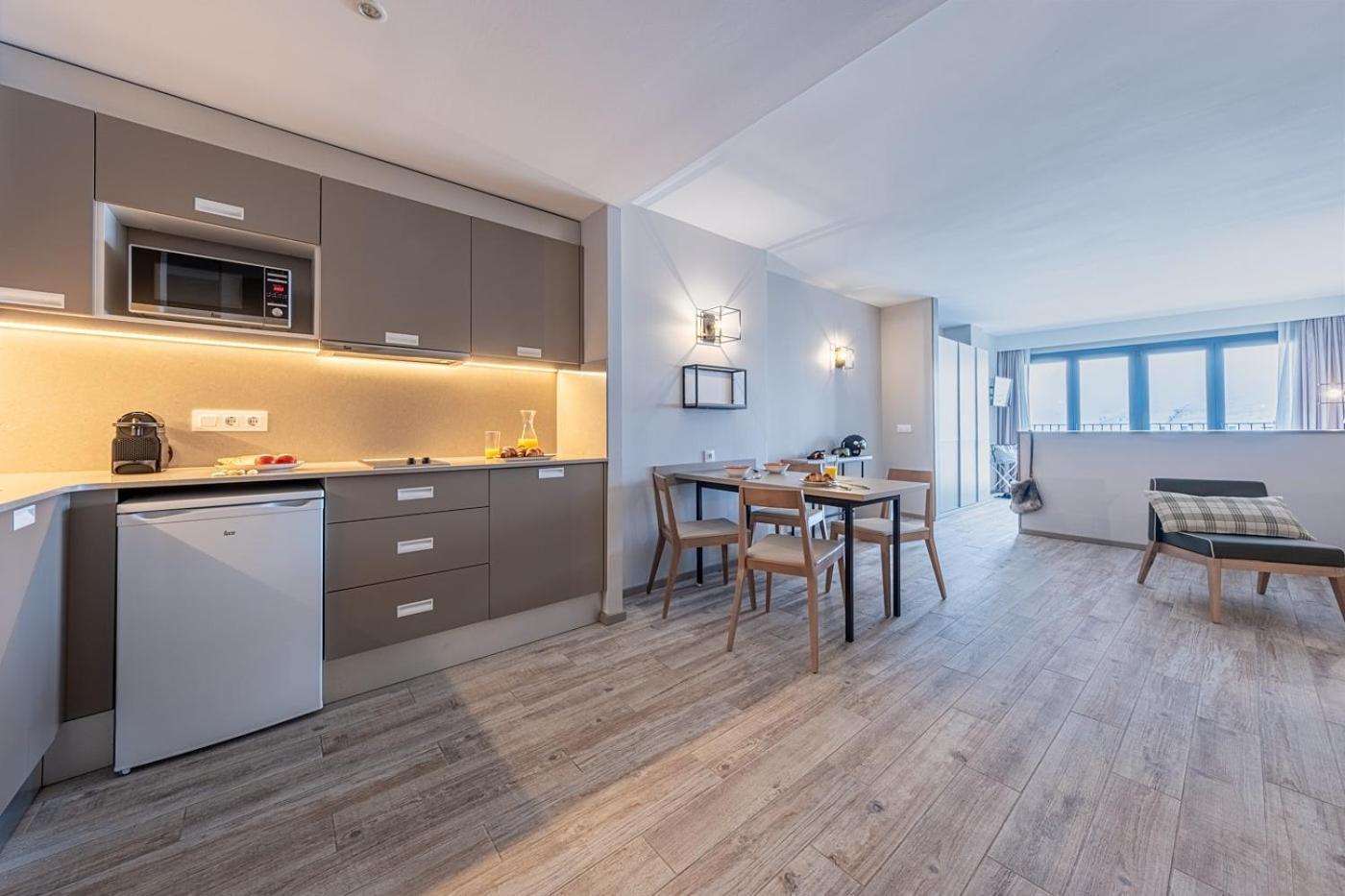 Apartamentos Caribou Pas De La Casa Bagian luar foto